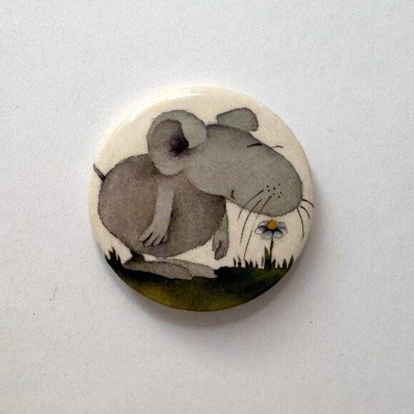 80s vintage mouse cartoon philipp die maus novelty metal button pin pinback gift - Picture 1 of 6